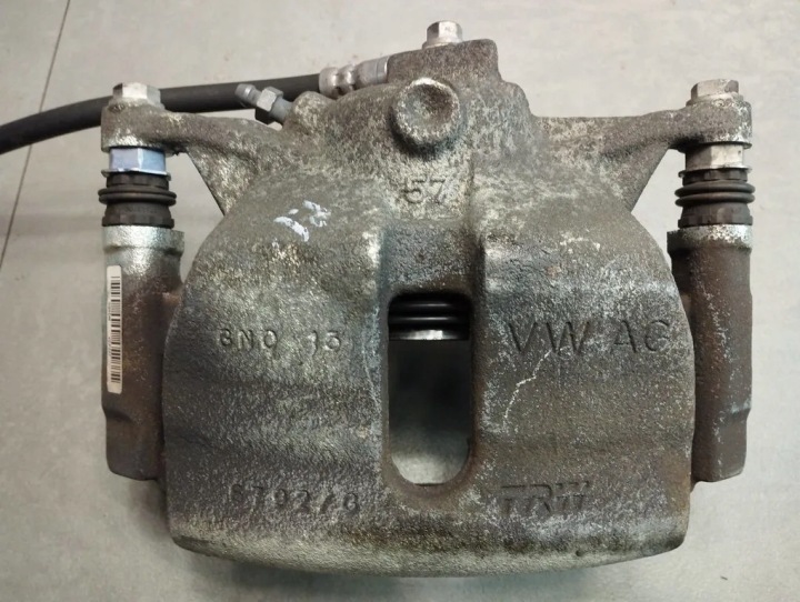 Audi A3 8V Bremssattel Bremse Sattel rechts vorne