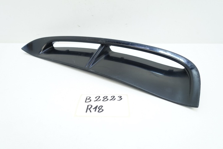 ledvinka přívod blatníku levý PORSCHE PANAMERA 971 971854775