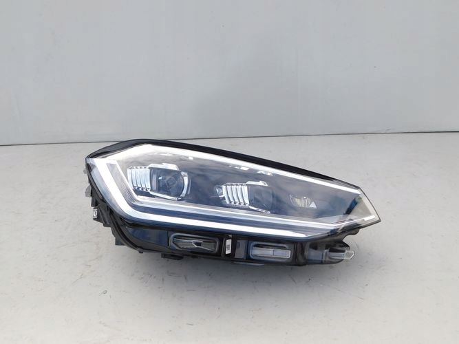 VW GOLF SPORTSVAN FULL LED 17- reflektor right