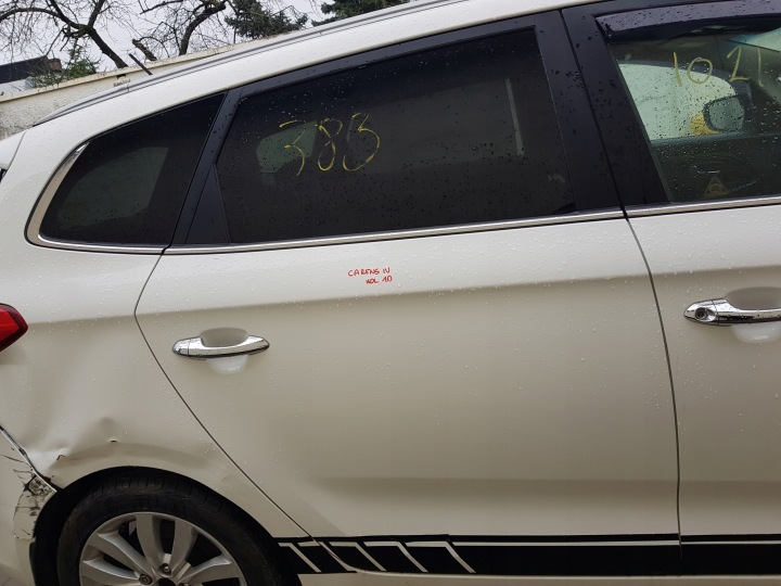 KIA CARENS IV dveře pravý záď 1D 2013-18R