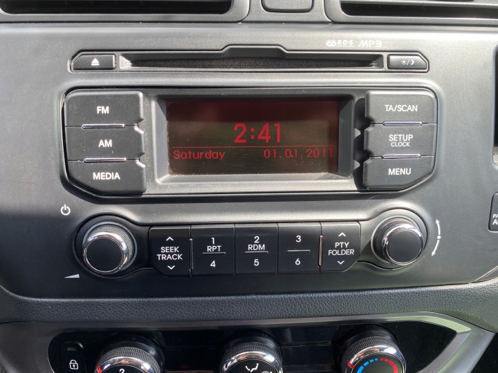 RADIO CD oryginalne brakuje kodu Kia RIO 3 III 11-17
