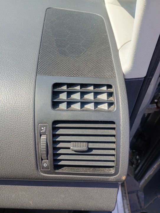 BOCCHETTA ARIA ANTERIORE Dell’aria Destra passeggeri VW Touran 1 l 03-06