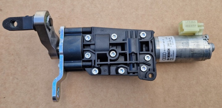 mini motor PODNOCZENIA bonnet rear part AUDI A4 B9 KOMBI 8W9827851E as new left