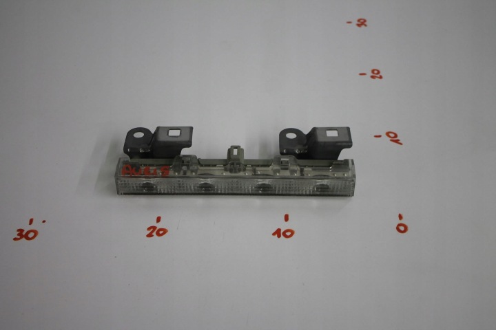 FEUX PHARE STOP DU CAPOT PORTE COFFRE HAYON TOYOTA AURIS ET 06-09