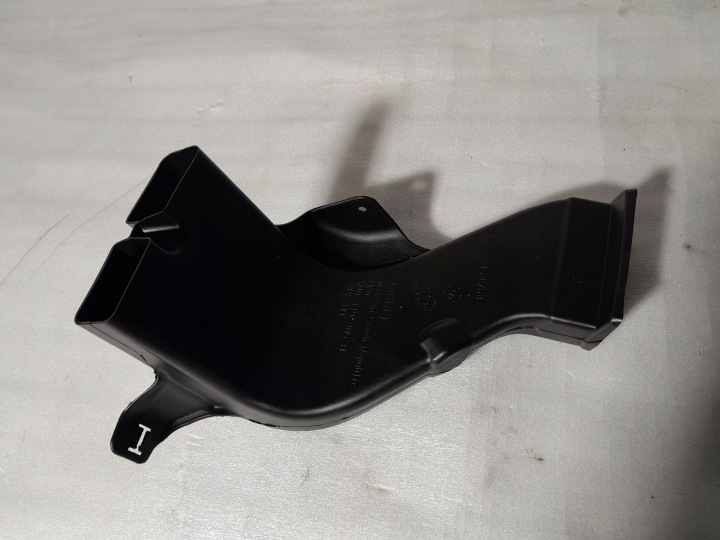 AUDI Q8 4M air duct air line 4M0819805B