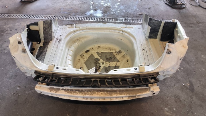 supporto lamierato posteriore / coppa 2023 LIFTBACK SKODA OCTAVIA IV