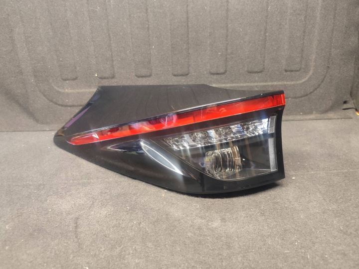 TOYOTA YARIS CROSS fanale faro posteriore sinistra 815600DE20