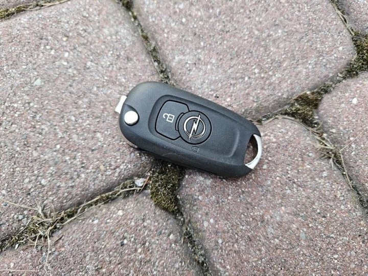 Boîte Couverture tablier moteur kluczyka Clé scyzoryk #11 Opel Astra K