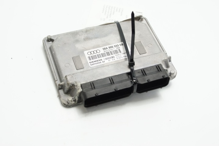 computer of the engine ECU 06A906033DS AUDI A3 8P