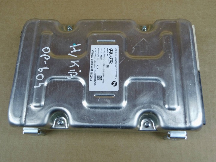 Hyundai Santa Fe IV control unit module baterii 37513CL000 37513-CL000