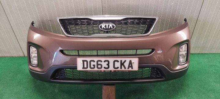 Stoßstange vorne komplet KIA SORENTO II LIFT 12-14 LAK: XXX