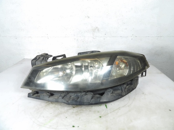 RENAULT LAGUNA II REFLEKTOR sinistra 8200481196