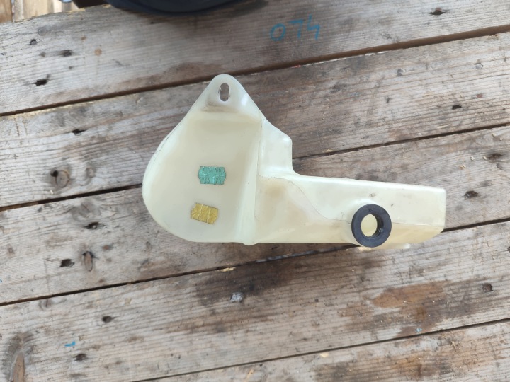 AUDI A4 Behälter der Spritzdüse 8E0955453K