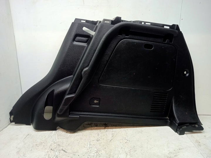 CHEVROLET TRAX MOKKA Bok tapacír kufra pravý zadok 95190815
