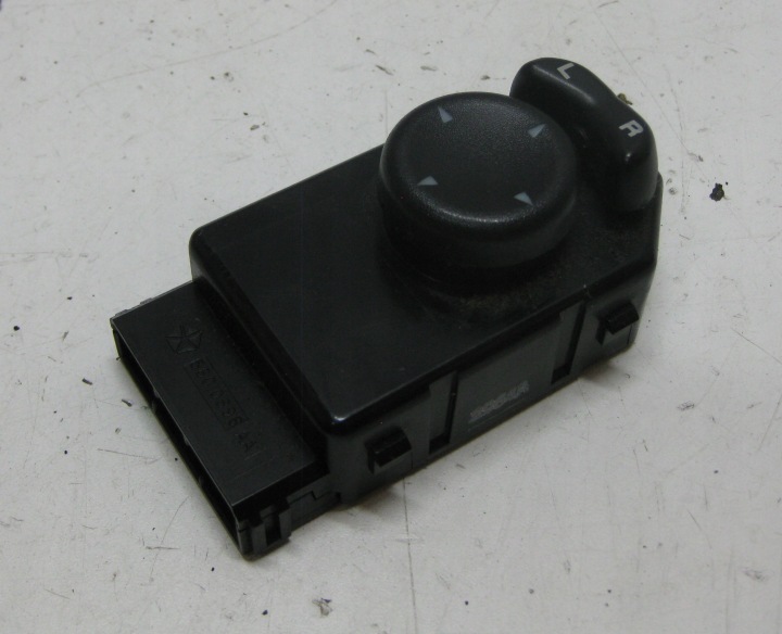 JEEP CHEROKEE LIBERTY KJ 04R Pannello controllo LUSTERKAMI 56010697AA