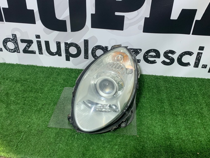 Licht vorne vorne rechts rechts MERCEDES W251 BI XENON SKRETNA EUROPA