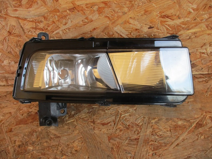 Feux antibrouillard Droite VW TOURAN III 5TA