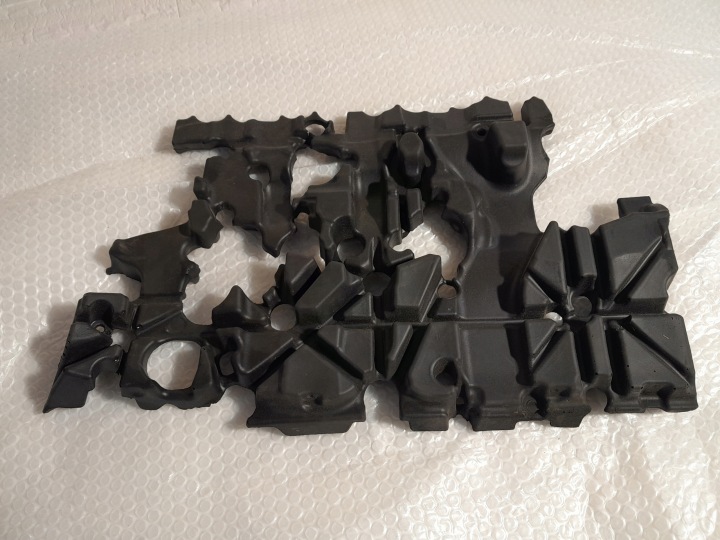 BMW 5 G30 IZOLACJA TERMICZNA BLOKU DES MOTORS 8571322