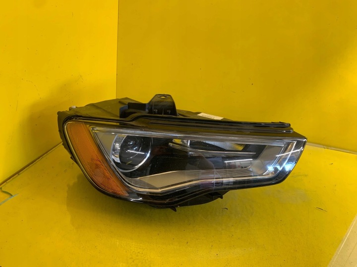 Licht rechts AUDI A3 8V XENON 8V0941004 USA