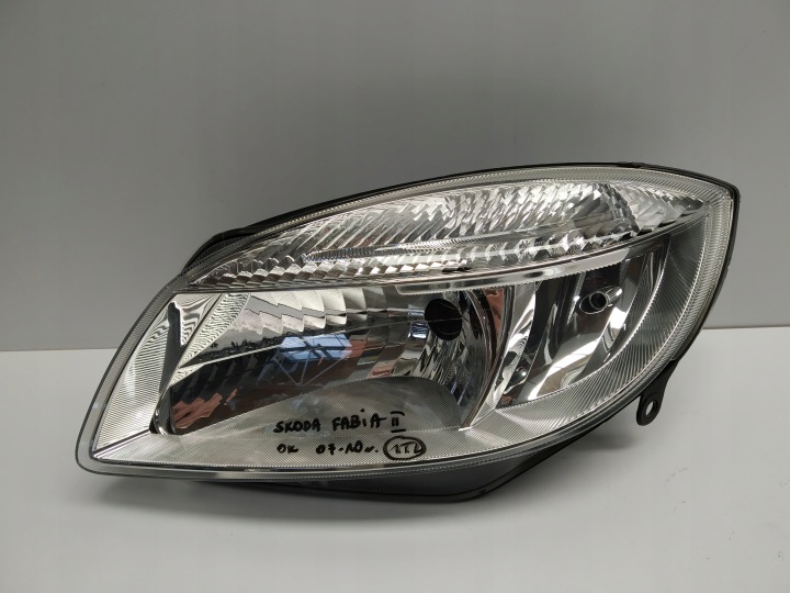 Skoda Fabia II reflektor Licht vorne links vor Lift OM vor Lift