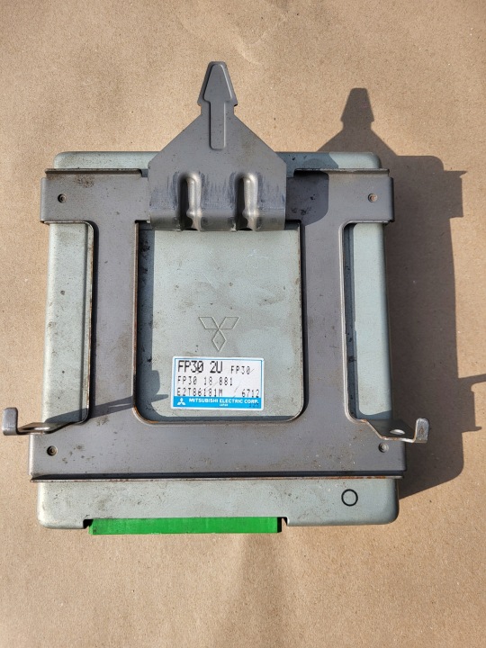 Computer Bedienteil DES MOTORS modul MAZDA 626 1.8 OE EU FP3018881 FP302UFP30