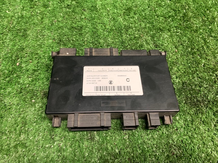 Chrysler 300C upravljačka kompjuter računalo pamieci sjedalo 05026645AA
