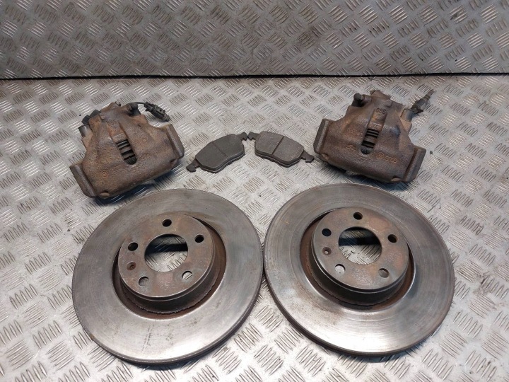 kočioni disk kočione, kočne prednji dio + pločice + čeljusti AUID A6 C6 2.0 TDI
