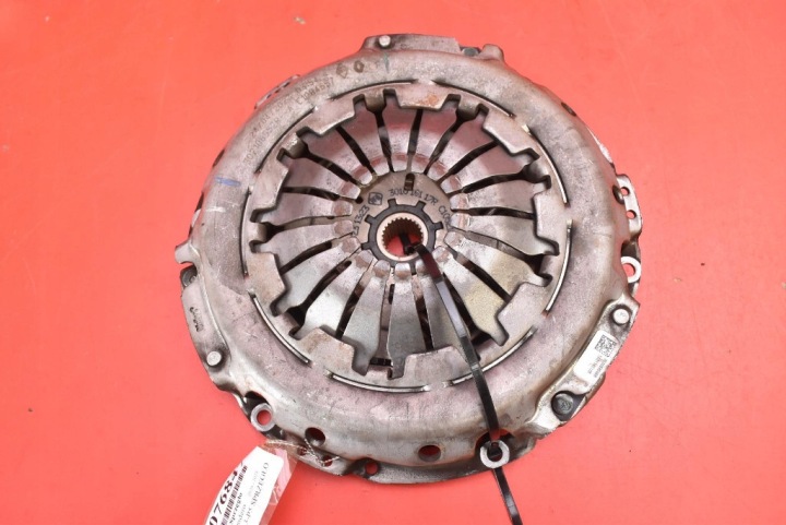 clutch disc pressure plate 302106552R DACIA SANDERO 3 III 1.0 TCE 90 KM 20-21