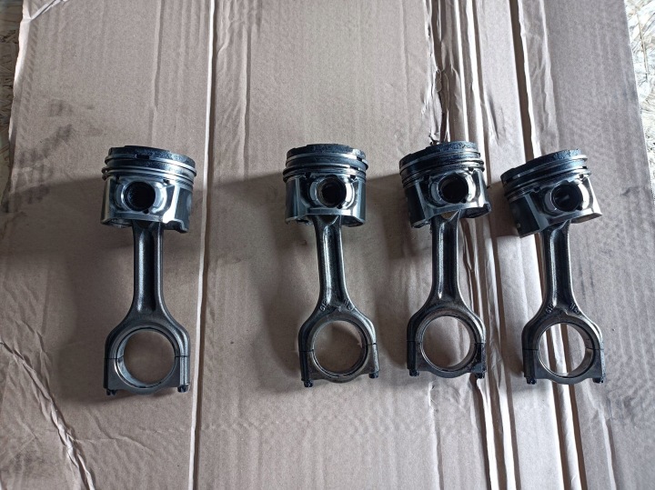 Piston avec bielle PSA 1.6 HDI 75L93