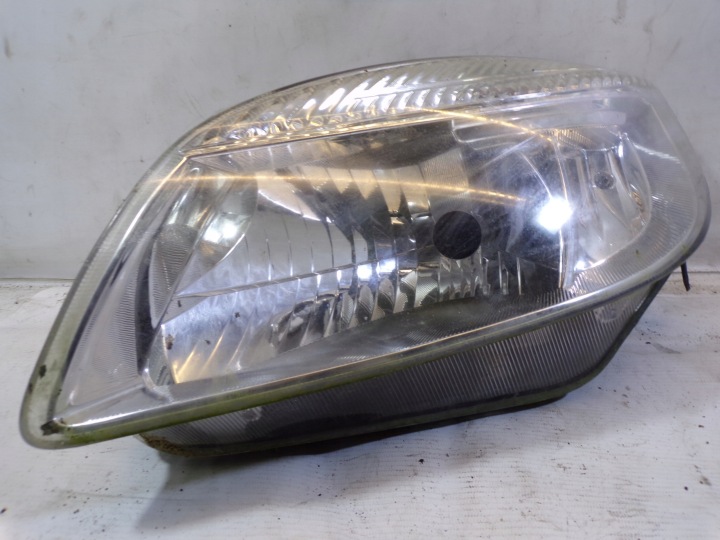 Feux phare Avant Avant Gauche SKODA ROOMSTER (K) EUROPA Complète