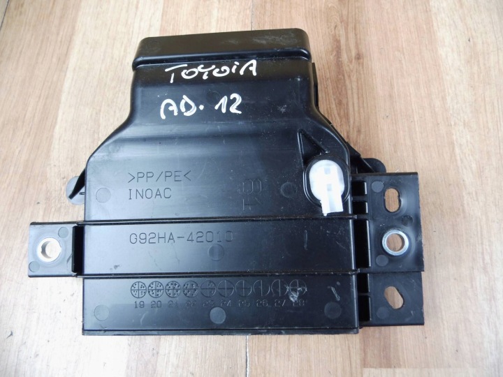 Toyota RAV4 V cover cover cover falownika inwertera G92HA-42010