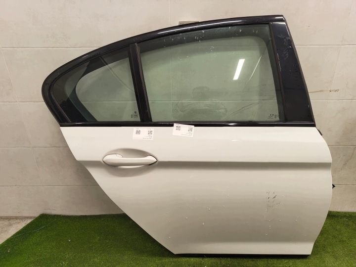 BMW 5 G30 M5 F90 Tür rechts heck hinten A300