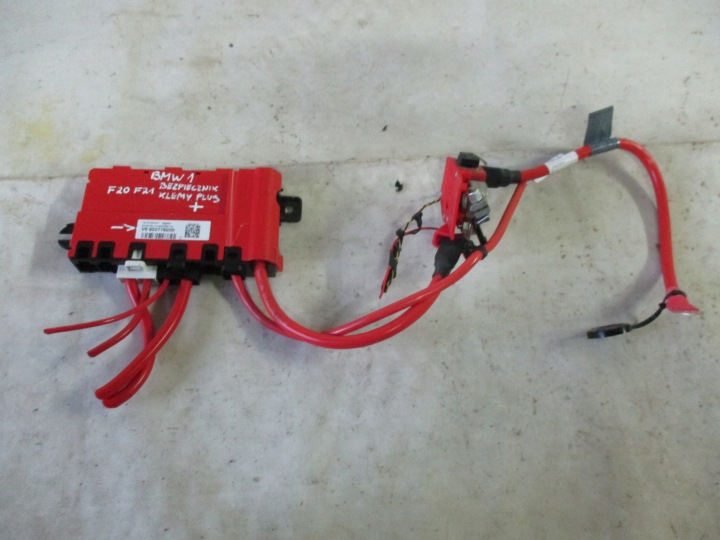 Rozdzielacz pradu terminal BMW F20 F21 F30 V6922775205