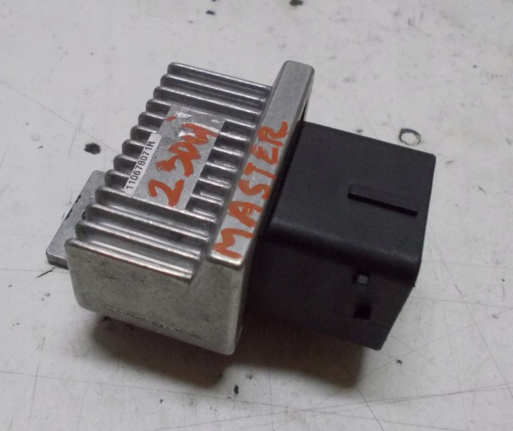 RENAULT MASTER III relay plugs glow 110678071R