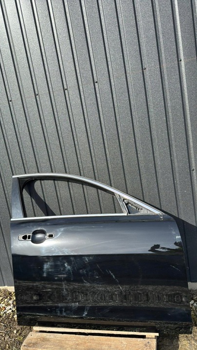 JAGUAR XE SEDAN dvere pravý predok farba LRC PAB ULTIMATE BLACK 2015-2019