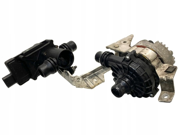 MERCEDES BENZ AMG GT POMPE EAU MOTEUR AUXILIAIRE A0005060900