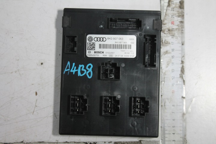 MODUL BEDIENTEIL KOMFORTU 8K0907063 AUDI A4 B8 07