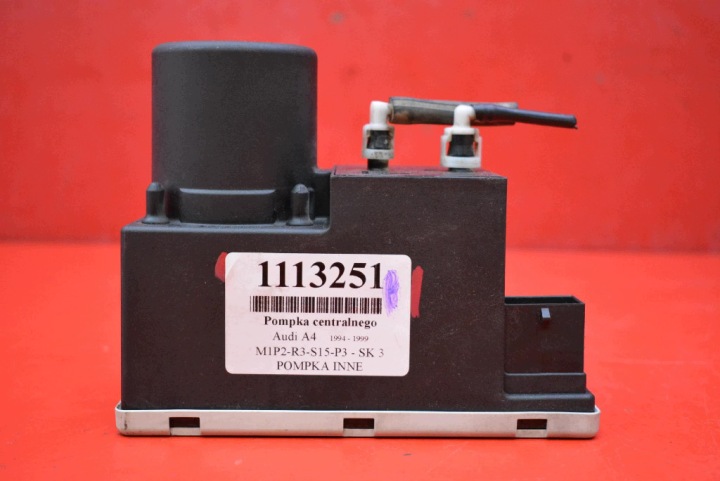 Pumpe des zentralen Tueroeffner 8L0962257L AUDI A4 B5 Sedan 94-99