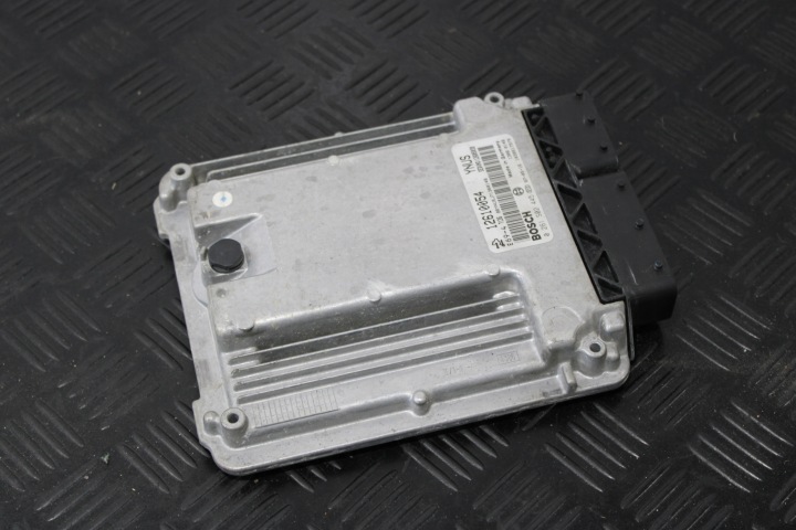 COMPUTER BEDIENTEIL DES MOTORS OPEL GT 12610054