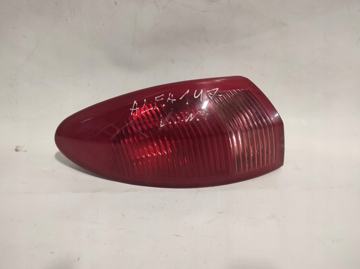 ALFA ROMEO 147 Feux phare Gauche Arrière Gauche Arrière