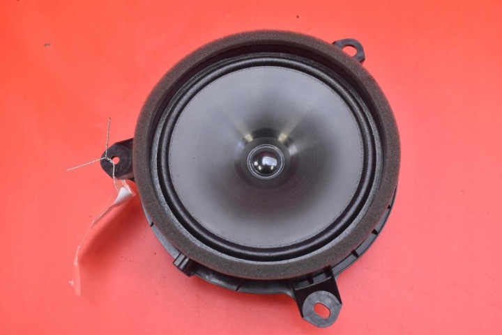 speaker right rear part 86160-0D450 TOYOTA YARIS CROSS 20
