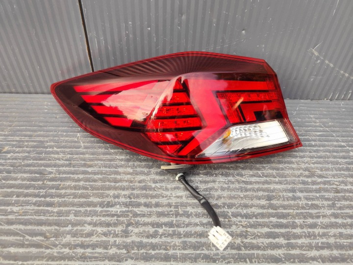 HYUNDAI ELANTRA VI LIFT Feux phare Arrière Gauche 92401F2600