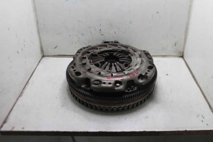 Embrayage DWUMAS KOMPLET MERCEDES A-KLASA W176 1.5 CDI 12-18