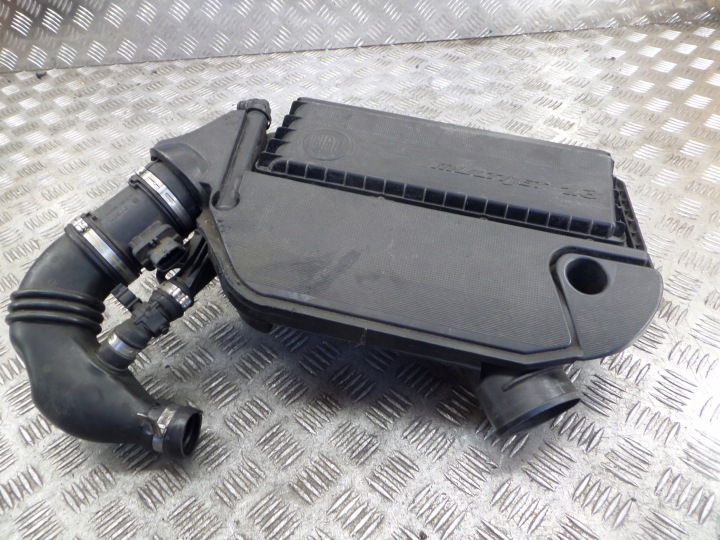 Fiat OE 51886332 cover of a filter, air