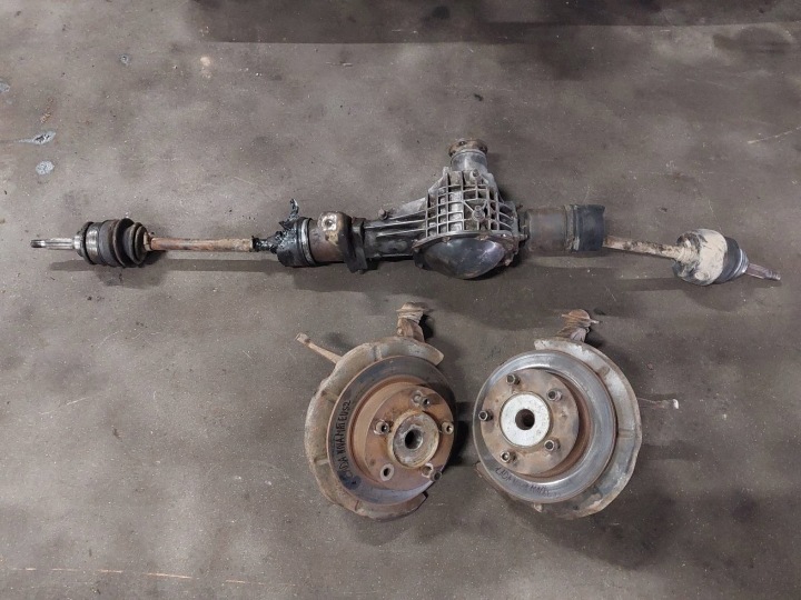 Différentiel Différentiel Avant + Demi axe + Moyeu support broche LADA NIVA 2121 LIFT ID: 156902