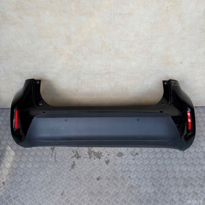 Paraurti posteriore completo TOYOTA YARIS CROSS 2023 ROK 4 PDC