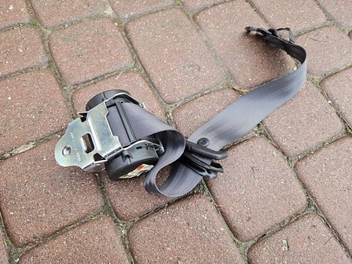 tension belt safety rear part rear left / right Opel Corsa E 13427752