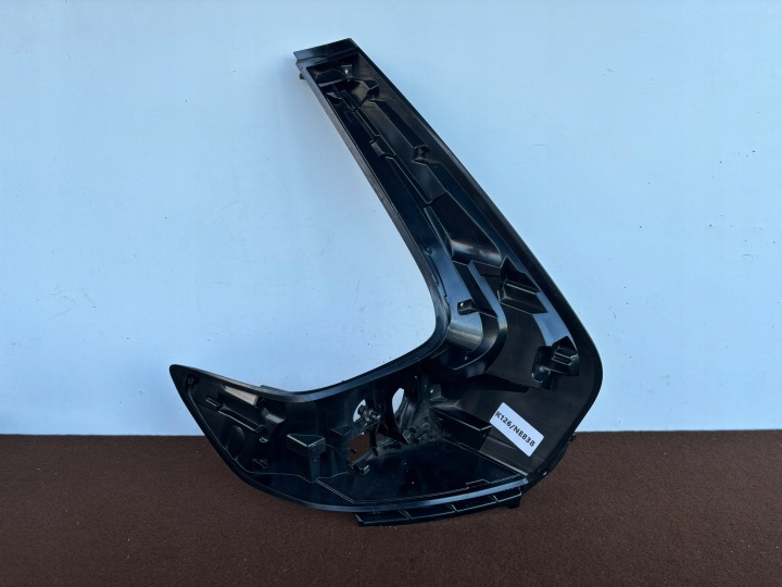 VOLVO XC40 XC-40 LINKS LICHT HECK HINTEN PUSZKA GEHÄUSE 31446790 K126/NE838