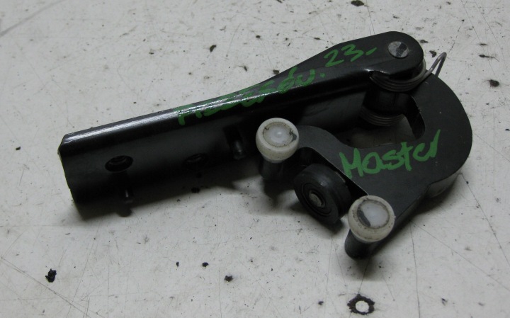 RENAULT MASTER III rolle Fahrschemel mitte Tür gleitende 777640623R