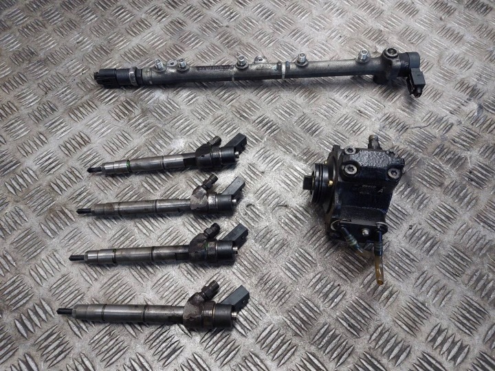 vstřikovací čerpadlo + vstřikovače + lišta MERCEDES W168 A170 A6110700501